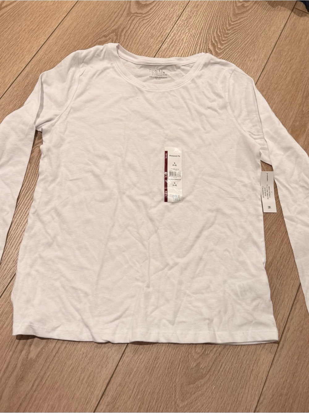 Time and Tru White Long Sleeve Crew Tee